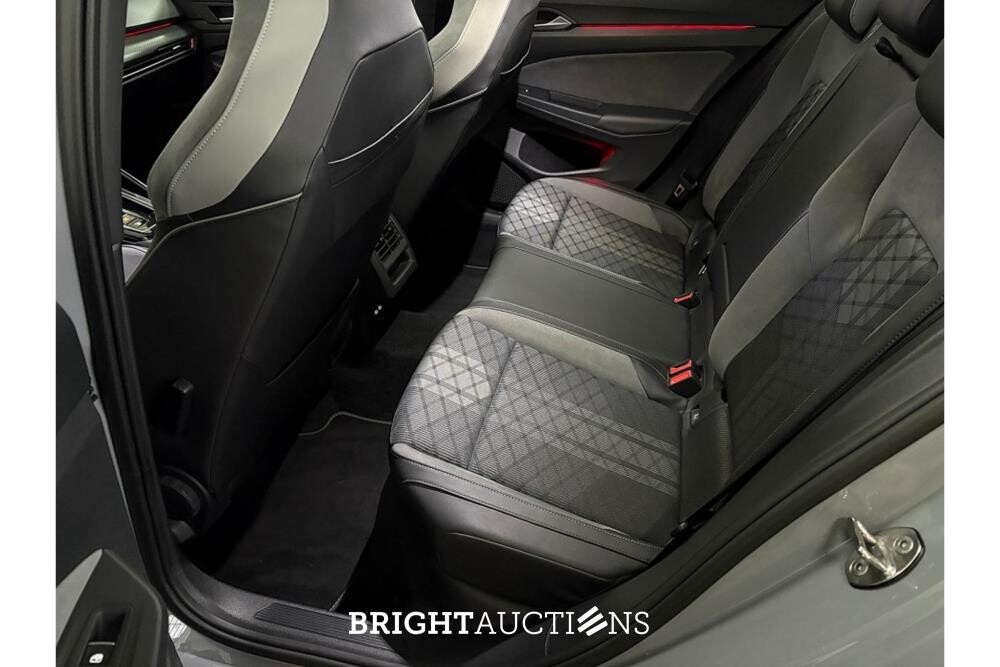 Volkswagen Golf eTSI R-Line Business 1.5 130pk 2023, T-788-LG