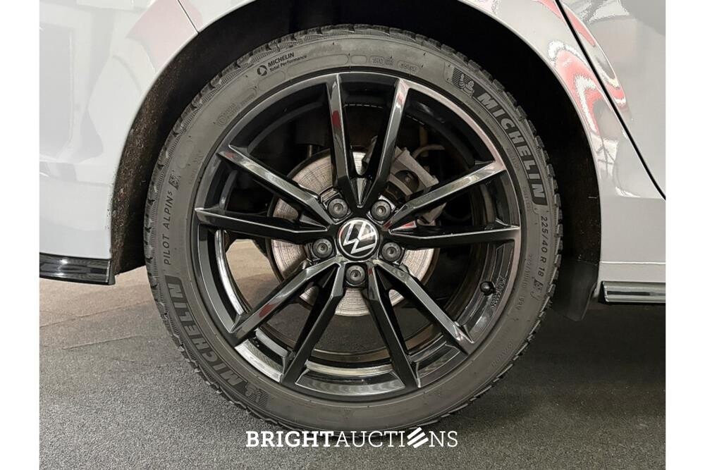 Volkswagen Golf eTSI R-Line Business 1.5 130pk 2023, T-788-LG