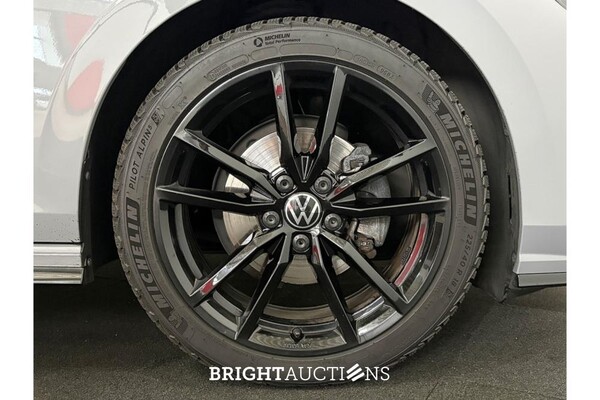 Volkswagen Golf eTSI R-Line Business 1.5 130pk 2023, T-788-LG