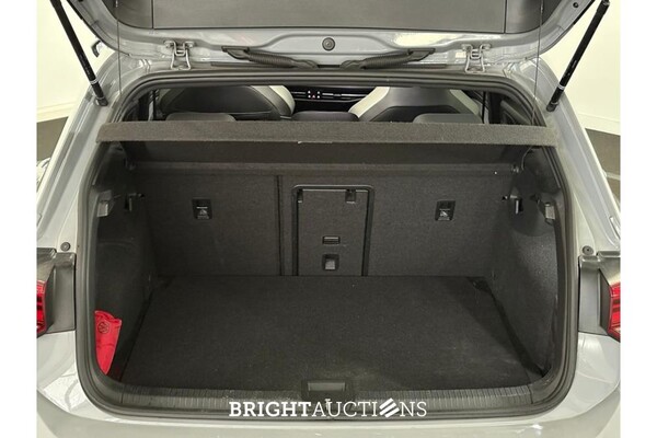 Volkswagen Golf eTSI R-Line Business 1.5 130pk 2023, T-788-LG