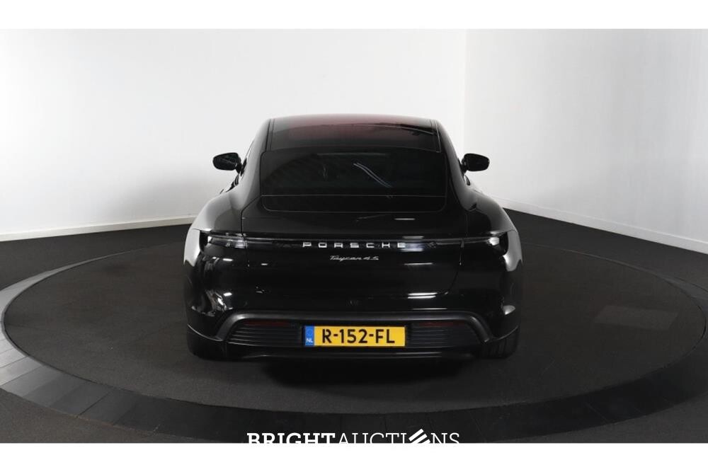 Porsche Taycan 4S Performance 84 kWh 489pk 2020, R-152-FL