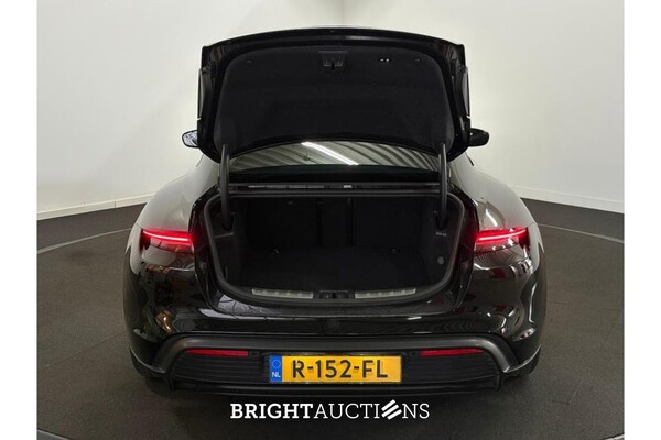 Porsche Taycan 4S Performance 84 kWh 489pk 2020, R-152-FL
