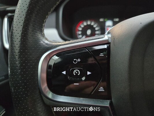 Volvo S90 T8 Inscription 2.0 AWD 303pk 2019, J-857-GG
