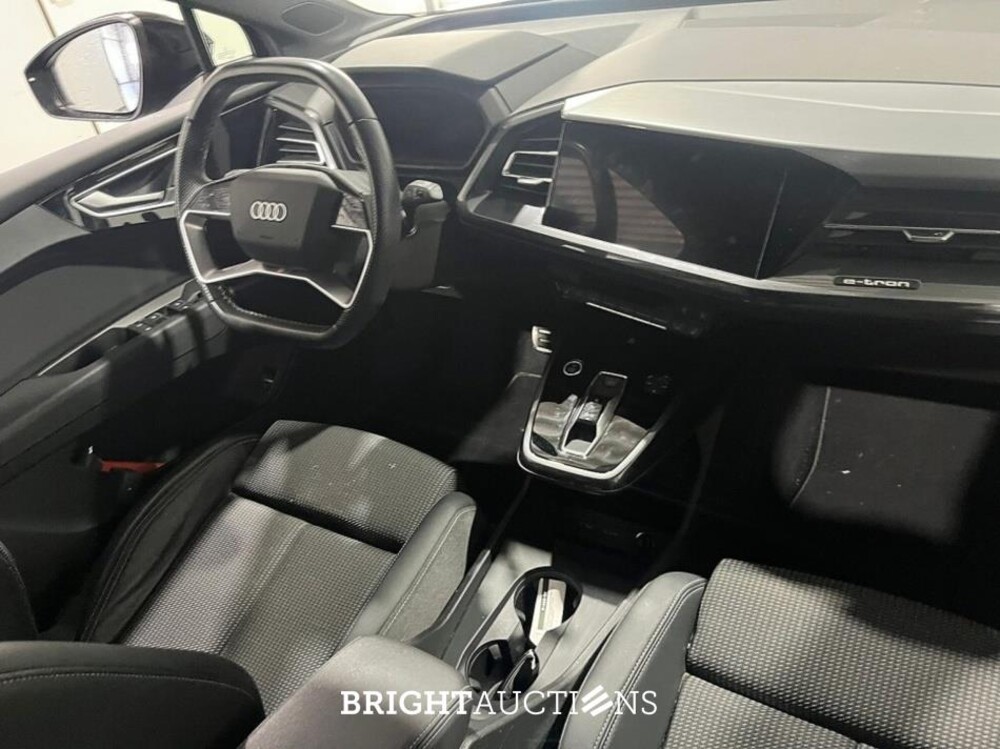 Audi Q4 e-tron 40 Launch edition S Competition 77 kWh 204pk 2022 (Origineel-NL), P-408-DF