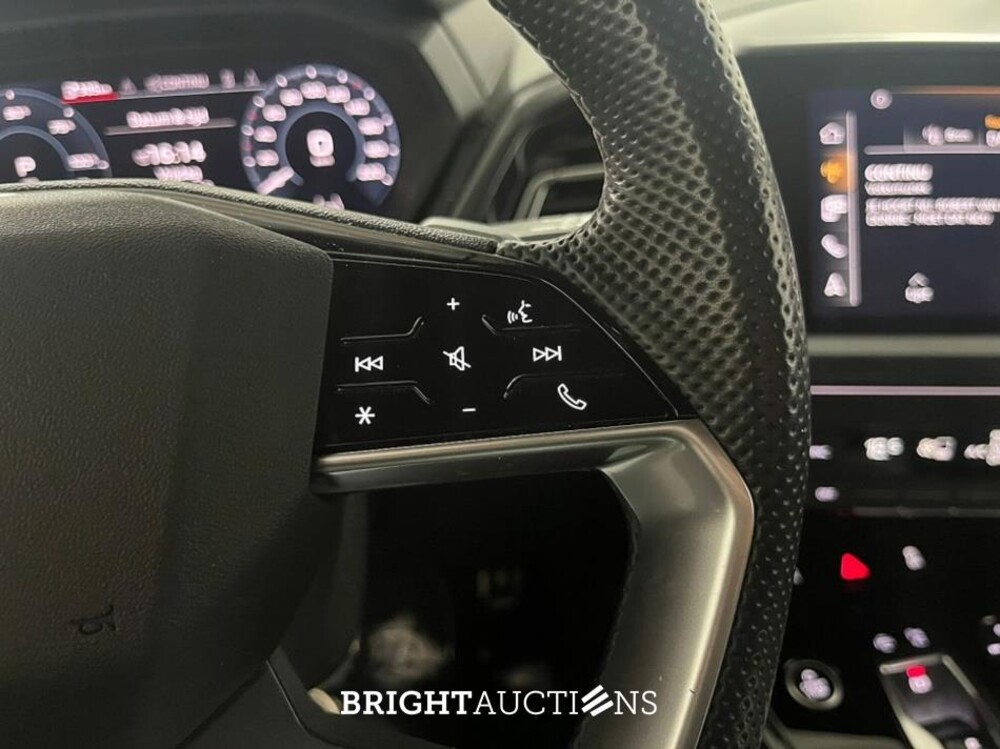 Audi Q4 e-tron 40 Launch edition S Competition 77 kWh 204pk 2022 (Origineel-NL), P-408-DF