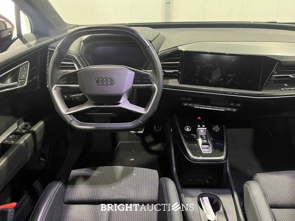 Audi Q4 e-tron 40 Launch edition S Competition 77 kWh 204pk 2022 (Origineel-NL), P-408-DF