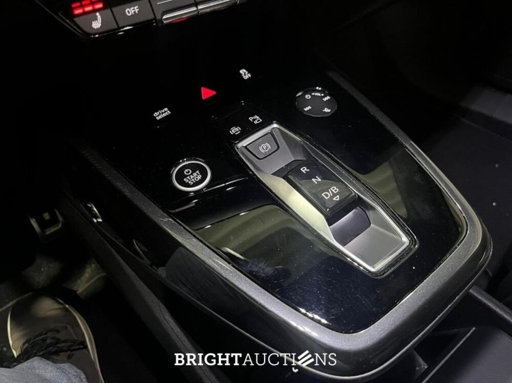 Audi Q4 e-tron 40 Launch edition S Competition 77 kWh 204pk 2022 (Origineel-NL), P-408-DF