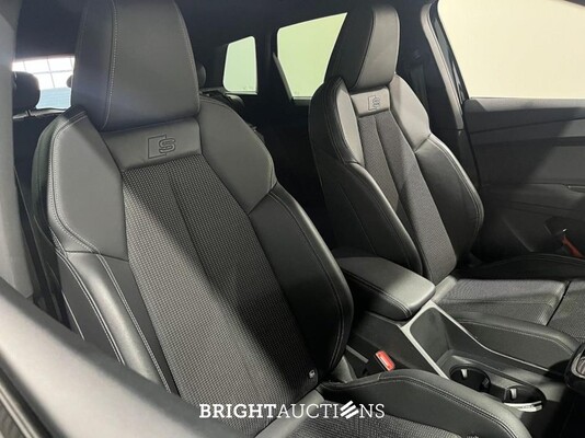 Audi Q4 e-tron 40 Launch edition S Competition 77 kWh 204pk 2022 (Origineel-NL), P-408-DF