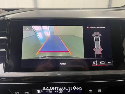 Audi Q4 e-tron 40 Launch edition S Competition 77 kWh 204pk 2022 (Origineel-NL), P-408-DF