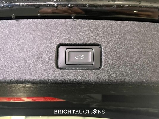 Audi Q4 e-tron 40 Launch edition S Competition 77 kWh 204pk 2022 (Origineel-NL), P-408-DF