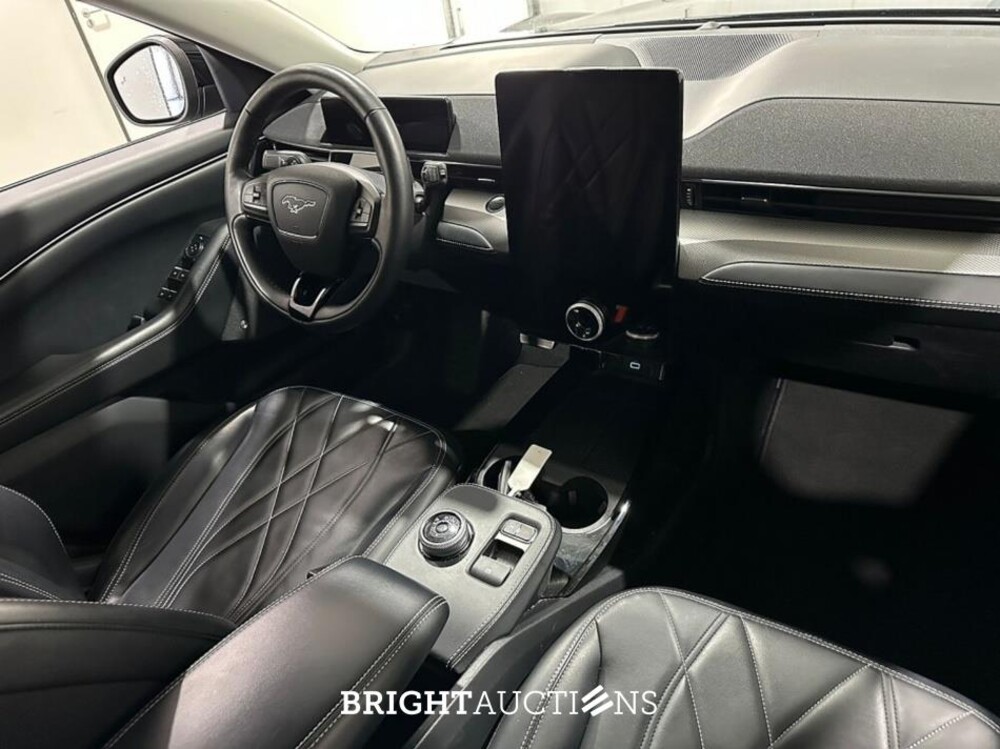 Ford Mustang Mach-E RWD 75 kWh 269pk 2021 (Origineel-NL), N-782-JV