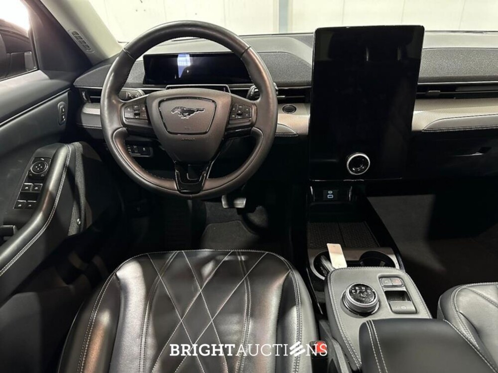 Ford Mustang Mach-E RWD 75 kWh 269pk 2021 (Origineel-NL), N-782-JV