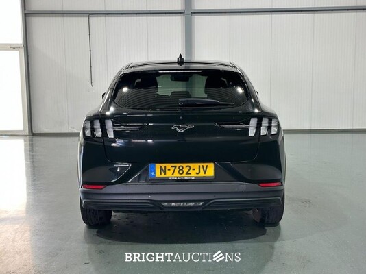 Ford Mustang Mach-E RWD 75 kWh 269pk 2021 (Origineel-NL), N-782-JV