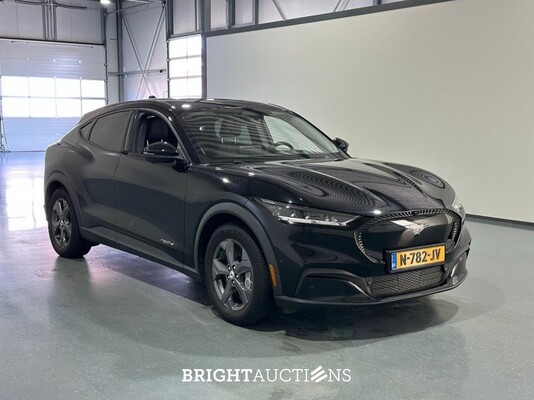 Ford Mustang Mach-E RWD 75 kWh 269pk 2021 (Origineel-NL), N-782-JV