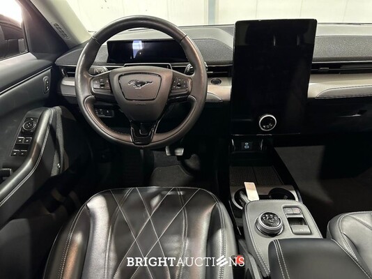 Ford Mustang Mach-E RWD 75 kWh 269pk 2021 (Origineel-NL), N-782-JV