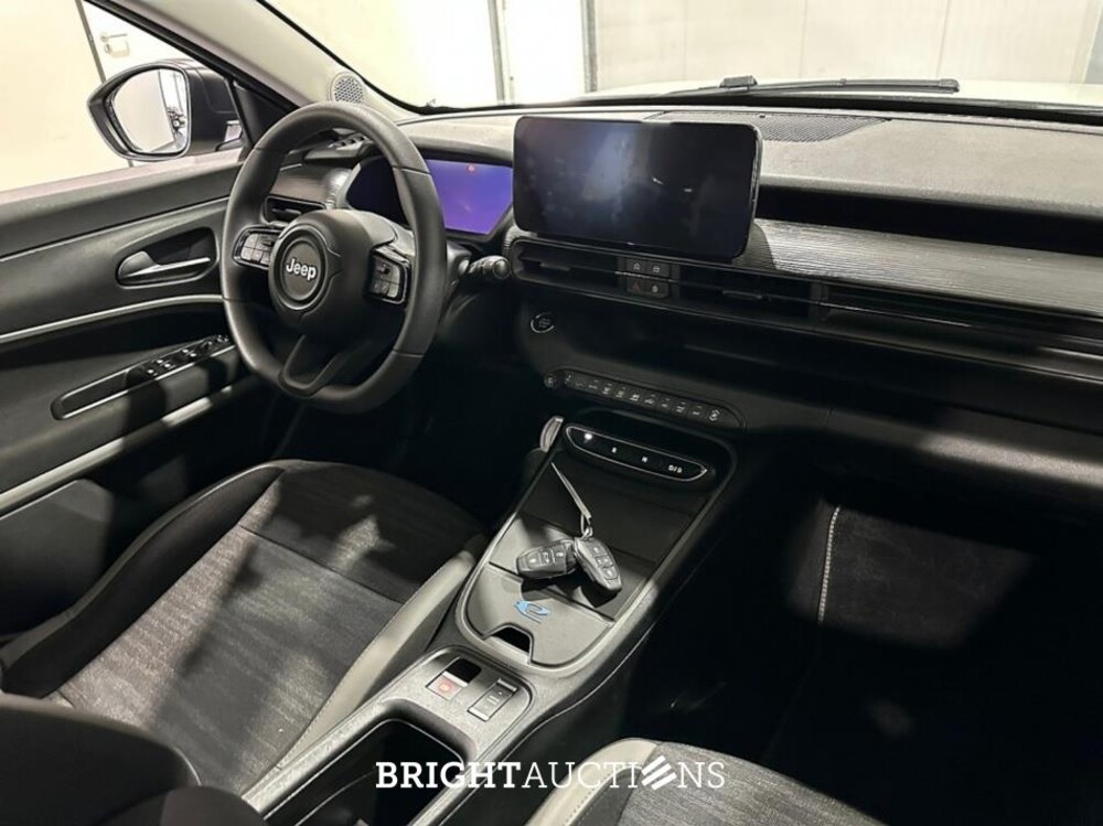 Jeep Avenger Longitude 54 kWh 156pk 2024 (Origineel-NL), X-207-PP