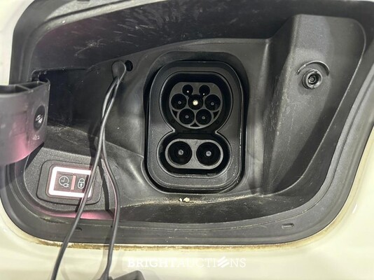 Jeep Avenger Longitude 54 kWh 156pk 2024 (Origineel-NL), X-207-PP