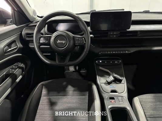 Jeep Avenger Longitude 54 kWh 156pk 2024 (Origineel-NL), X-207-PP