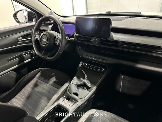 Jeep Avenger Longitude 54 kWh 156pk 2024 (Origineel-NL), X-207-PP