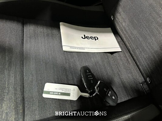 Jeep Avenger Longitude 54 kWh 156pk 2024 (Origineel-NL), X-207-PP