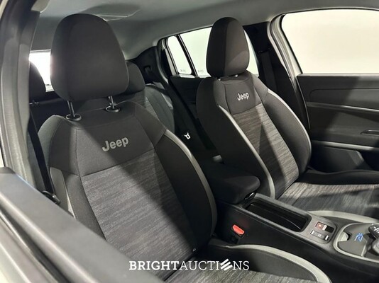 Jeep Avenger Longitude 54 kWh 156pk 2024 (Origineel-NL), X-207-PP