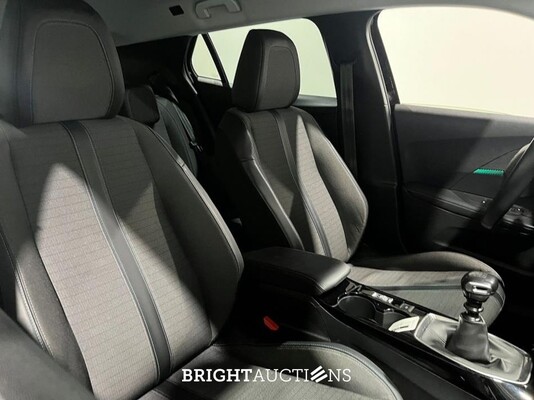 Peugeot 2008 100 Allure 1.2 PureTech 102pk 2022 (Origineel-NL), P-689-GX