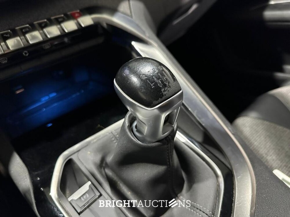 Peugeot 3008 Blue Lease Premium 1.2 PureTech 131hp 2020 (Original-NL), H-973-HN