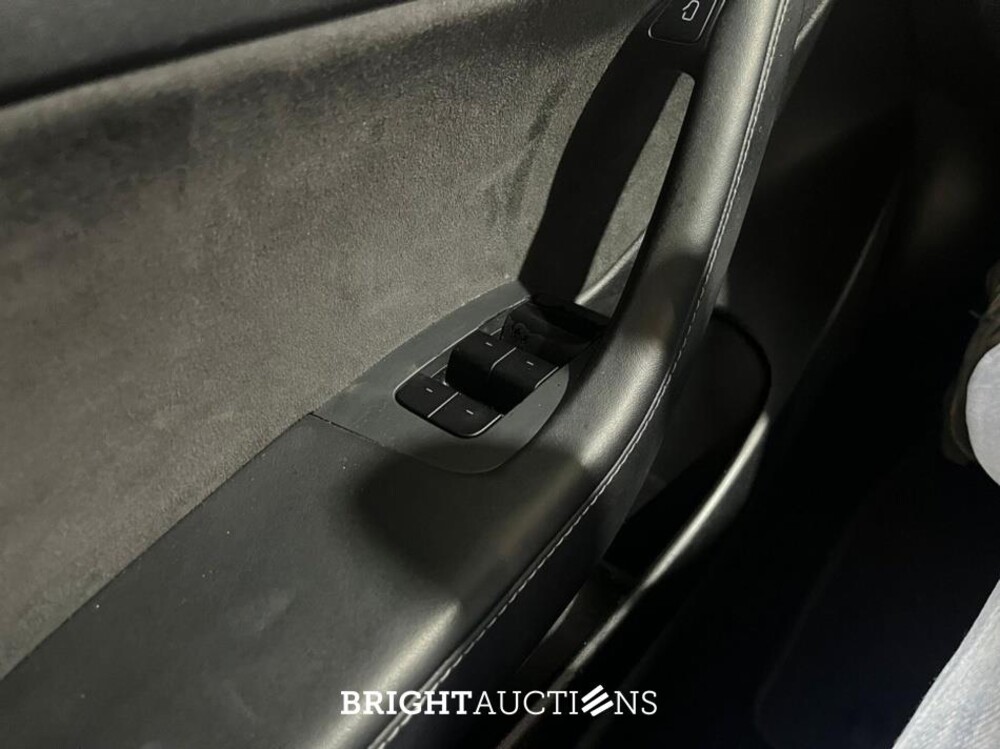 Tesla Model 3 Standard RWD Plus 60 kWh 238pk 2021 (Origineel-NL), K-915-VR