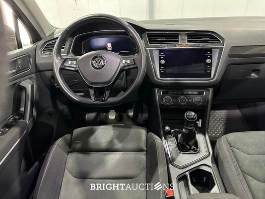 Volkswagen Tiguan Comfortline Business 1.5 TSI 131pk 2020 (Origineel-NL), H-488-PB