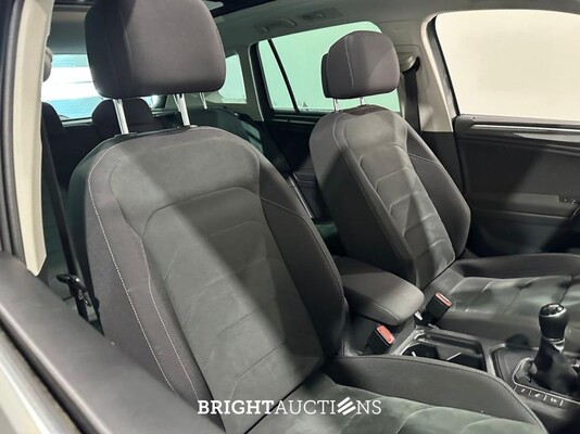 Volkswagen Tiguan Comfortline Business 1.5 TSI 131pk 2020 (Origineel-NL), H-488-PB