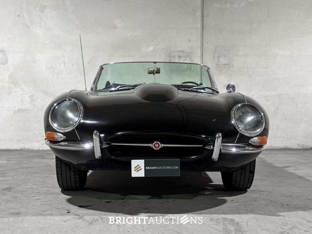 Jaguar E-Type Roadster 3.8 XK six-in-line Series 1 1963