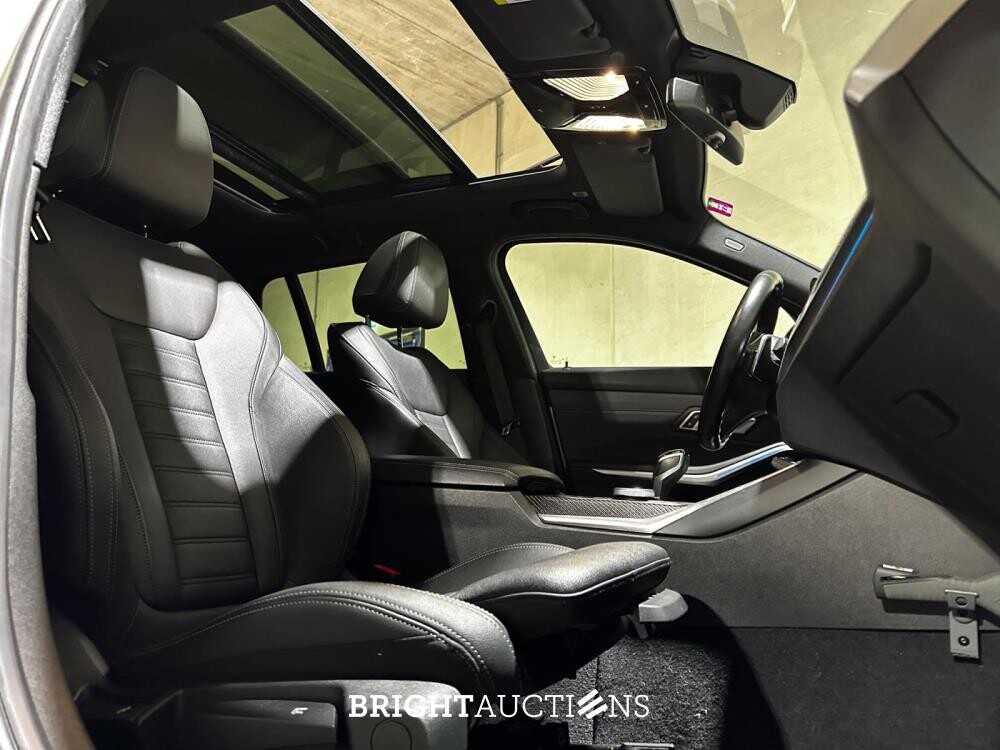 BMW 320e Touring Business Edition Plus M-Sport 204pk 2022 (Origineel-NL + 1e Eigenaar) 3-Serie G21, P-991-JH