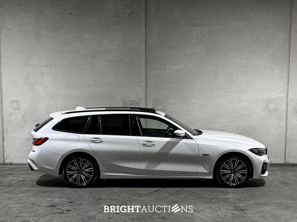 BMW 320e Touring Business Edition Plus M-Sport 204hp 2022 (Original-NL + 1. Besitzer) 3er G21, P-991-JH