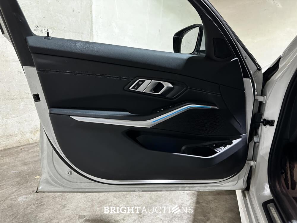 BMW 320e Touring Business Edition Plus M-Sport 204hp 2022 (Original-NL + 1. Besitzer) 3er G21, P-991-JH