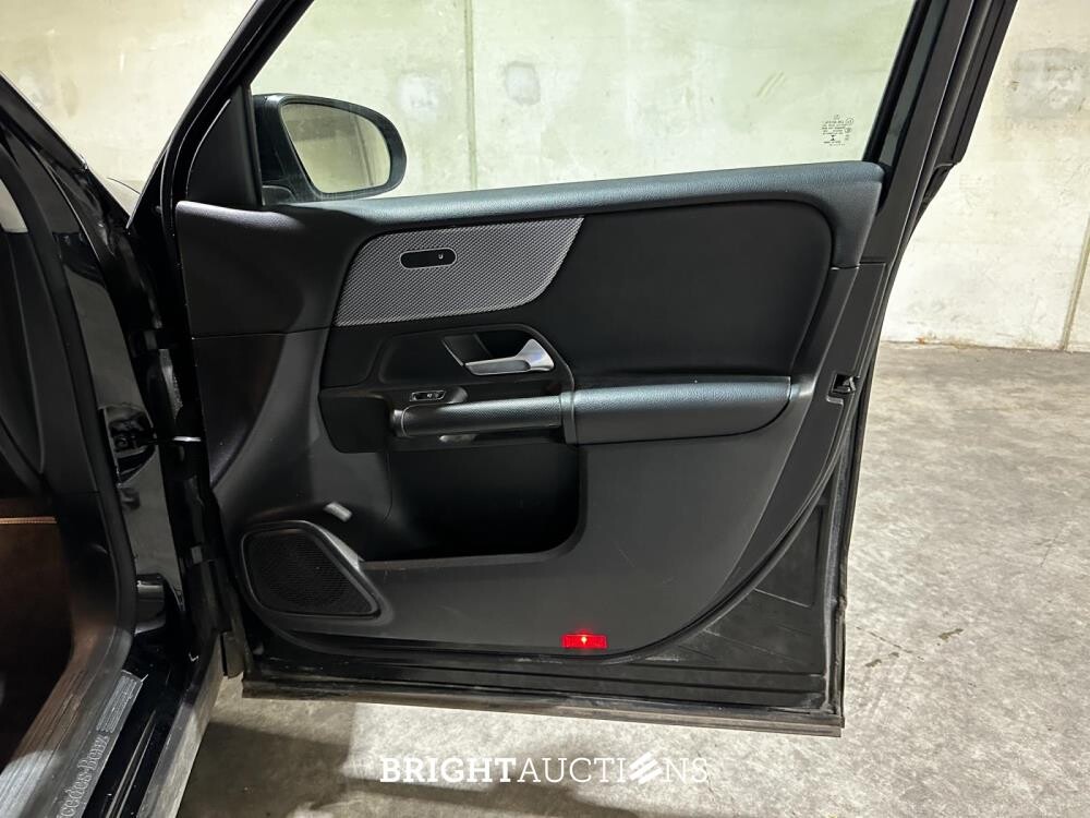 Mercedes-Benz GLB180 Business Solution 136pk 2021 (Origineel-NL + 1e Eigenaar) GLB-Klasse, L-079-FR