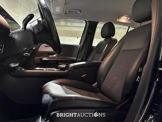 Mercedes-Benz GLB180 Business Solution 136pk 2021 (Origineel-NL + 1e Eigenaar) GLB-Klasse, L-079-FR