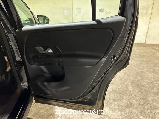 Mercedes-Benz GLB180 Business Solution 136hp 2021 (Original-NL + 1st Owner) GLB-Class, L-079-FR