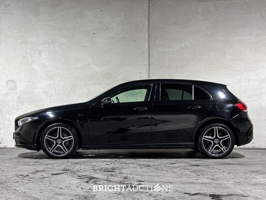 Mercedes-Benz A250 e Business Solution AMG Limited A-klasse 160pk 2021 (Origineel-NL), K-518-SP