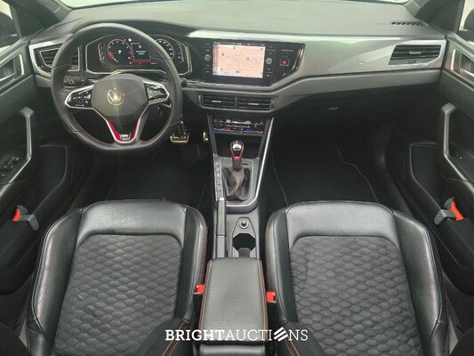 Volkswagen Polo GTI 2.0 TSI 207pk 2022 (Origineel-NL), R-747-BT