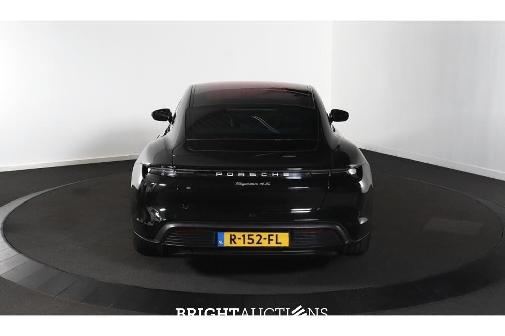 Porsche Taycan 4S Performance 84 kWh 489pk 2020, R-152-FL