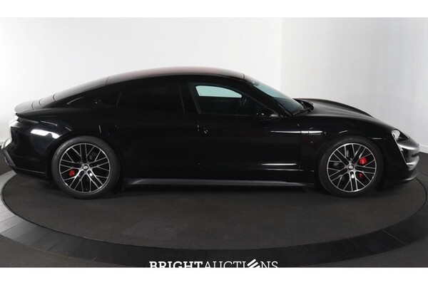 Porsche Taycan 4S Performance 84 kWh 489pk 2020, R-152-FL