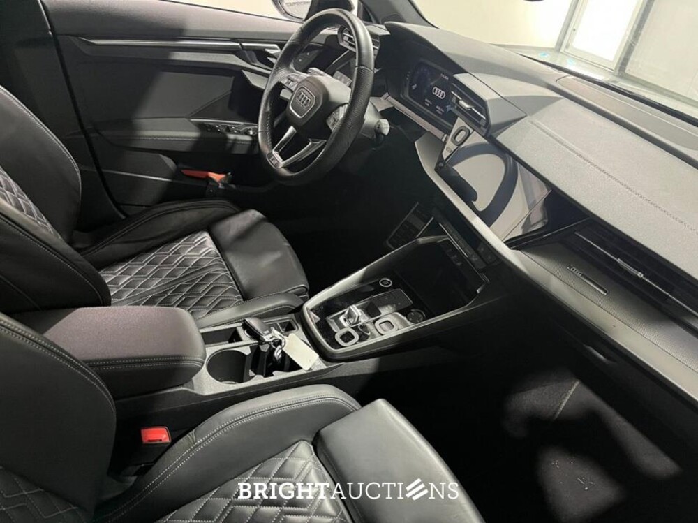 Audi A3 Limousine 30 S edition TFSI 122pk 2022 (Origineel-NL), P-528-PR