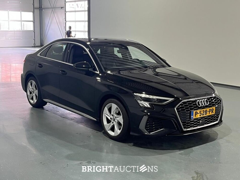 Audi A3 Limousine 30 S edition TFSI 122pk 2022 (Origineel-NL), P-528-PR