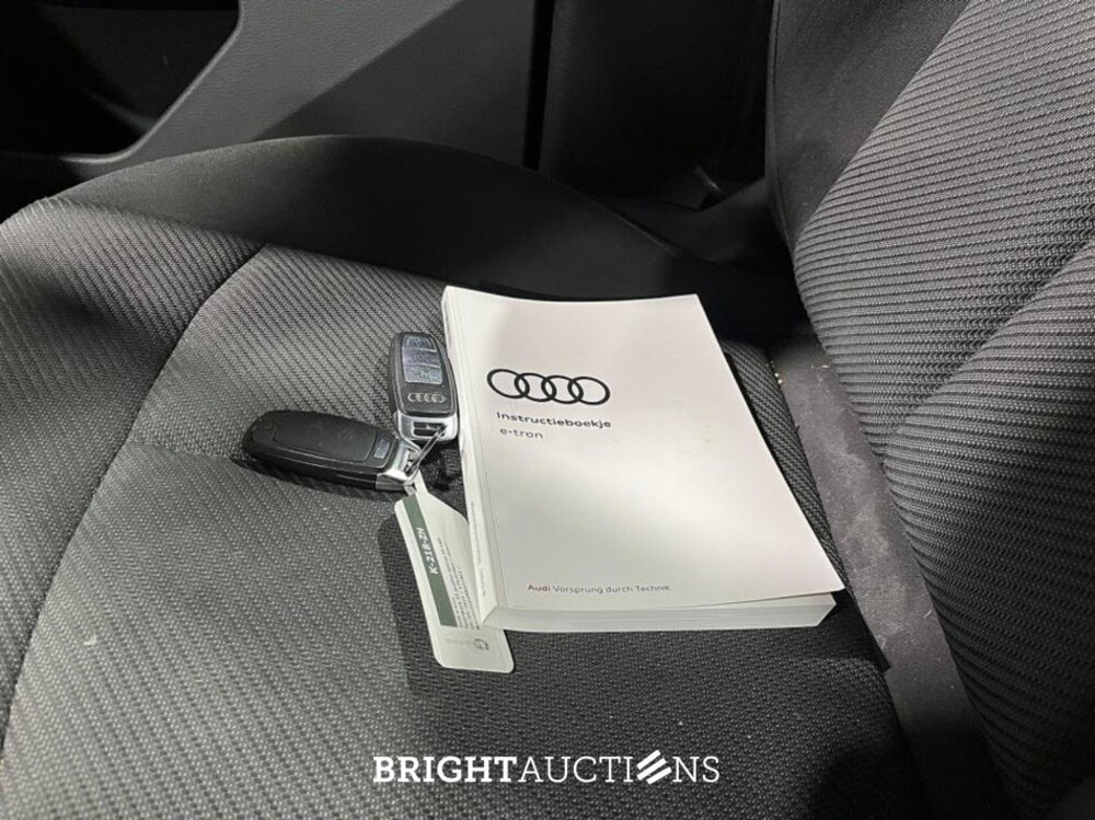 Audi e-tron Sportback 55 edition Quattro 95 kWh 408pk 2021 (Origineel-NL), K-218-ZH