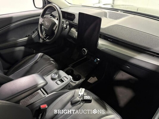 Ford Mustang Mach-E RWD 75 kWh 269pk 2021 (Origineel-NL), N-407-RN
