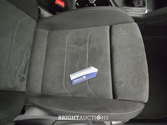 Volkswagen Tiguan Life Business 1.5 TSI 131pk 2022 (Origineel-NL), P-439-HT