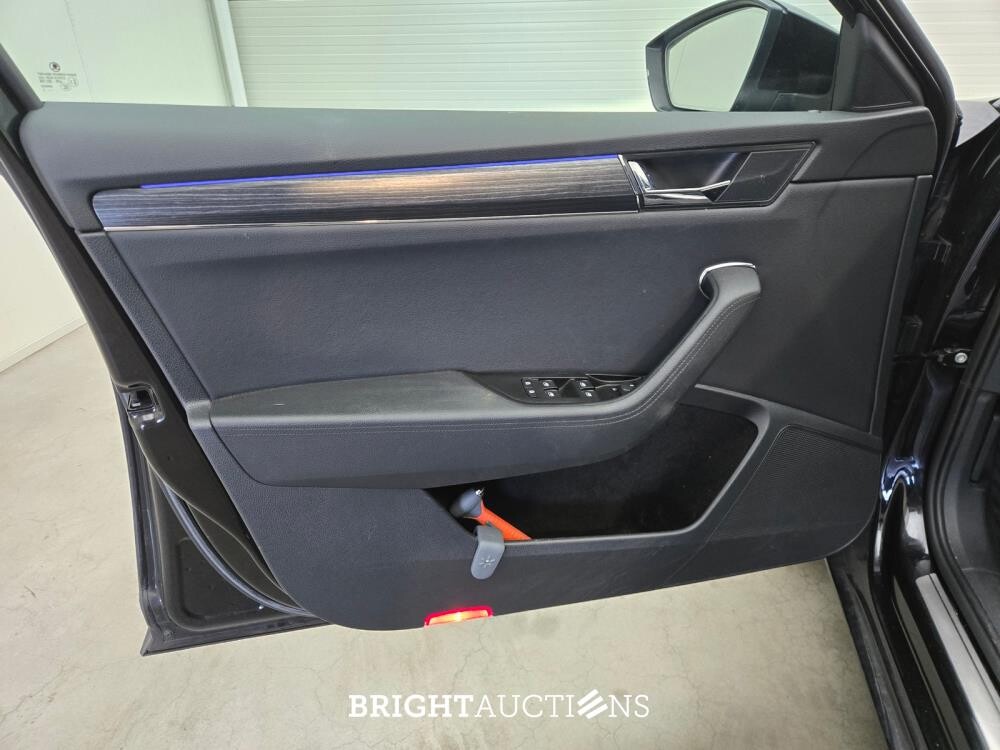 Škoda Superb Combi iV Business Edition Plus 1.4 TSI 272pk 2022 (Origineel-NL), R-274-DN