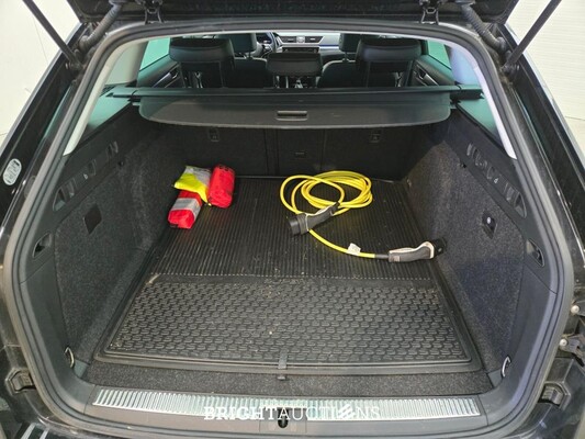 Škoda Superb Combi iV Business Edition Plus 1.4 TSI 272pk 2022 (Origineel-NL), R-274-DN
