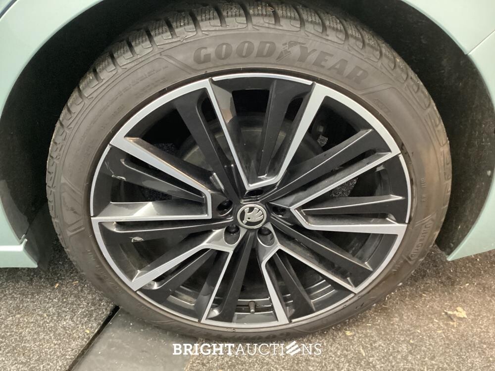 Škoda Enyaq iV 60 Founders Edition Silver 180pk 2021 (Origineel-NL), N-501-NN