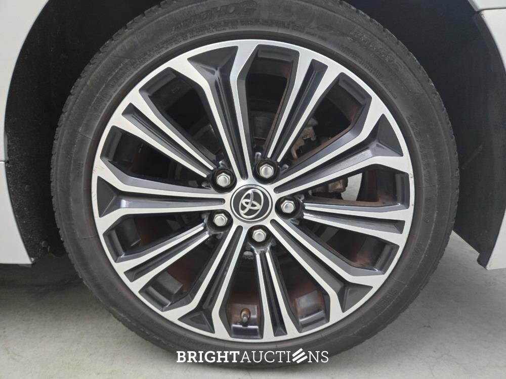 Toyota Corolla Touring Sports Hybrid Trek 1.8 170pk 2019, J-613-XB